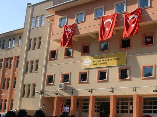 Düzce Mevlana Mesleki ve Teknik Anadolu Lisesi Fotoğrafı